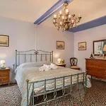 Apartment & Rooms In Lucca Center -