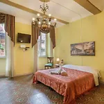 Apartment & Rooms In Lucca Center -