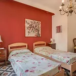 Apartment & Rooms In Lucca Center -